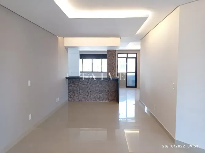 Apartamento à Venda, Edifício Toulouse, 187m² úteis, 3 quartos sendo 2 suítes, 3 vagas, pl
