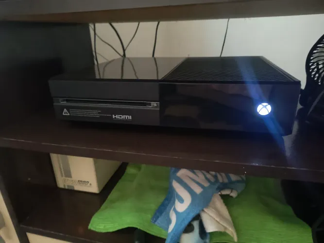 Xbox one novo com dois controles (controle de séries S