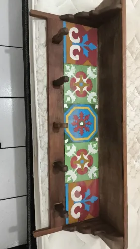 Vendo Cabideiro de madeira VALOR 200 REAIS