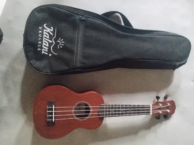 Ukulele Acustico (soprano) c/ Capa Original Natural - Kalani 8135