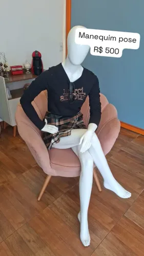 Manequins em polietileno e araras
