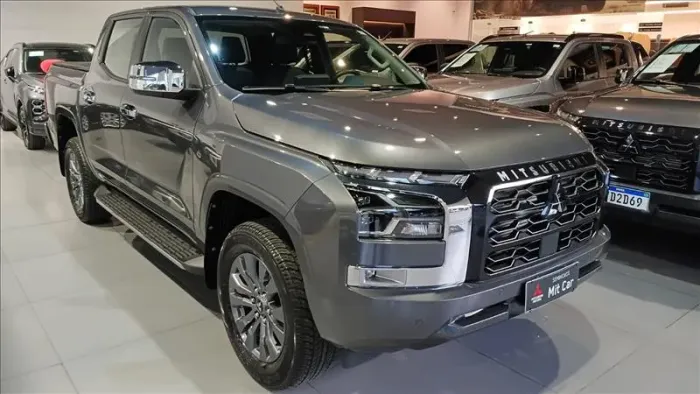 Mitsubishi TRITON HPE-S 2.4 CD 4X4 TB Diesel Aut. 2026