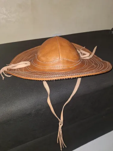 Chapéu de cangaceiro de couro