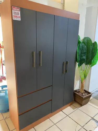 Roupeiro 4 portas e 2 gavetas NOVO