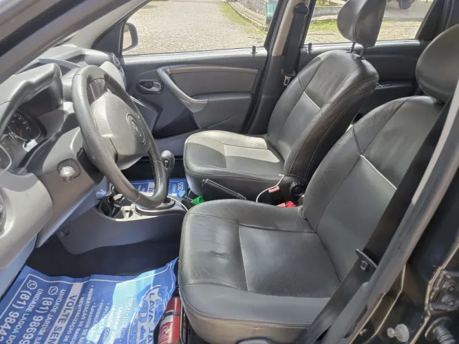 Renault Duster Dynamique 2.0 Hi-flex 16V Aut. 2013