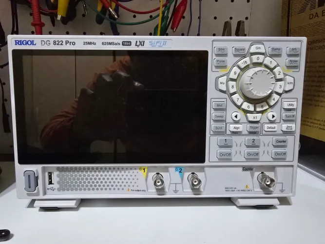 Gerador de funções 2 Canais, 25Mhz, 16 bits, Rigol DG822 Pro na garantia.