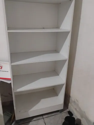 Armário Multiuso com cabideiro