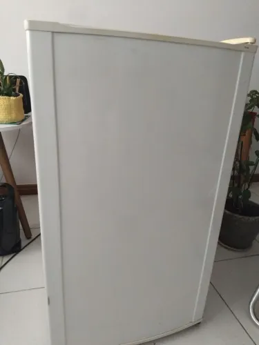 Frigobar Electrolux RE120