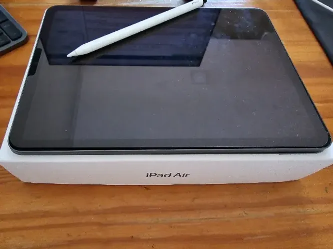 iPad Air M3 + Apple Pencil Pro | 100% Bateria (38 ciclos) | Garantia Apple | Impecável!
