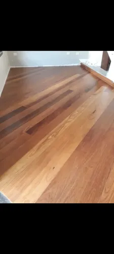 Lixamento de piso de madeira com acabamento perfeito e qualidade garantida<br>