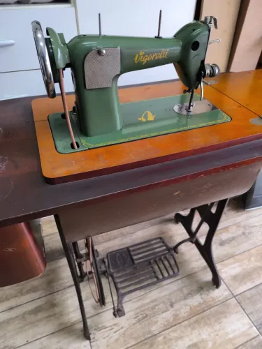 Maquina de costura singer