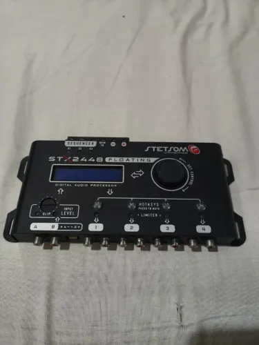 Vendo peças de som todas funcionando perfeitamente exceto o rádio com defeito no volume