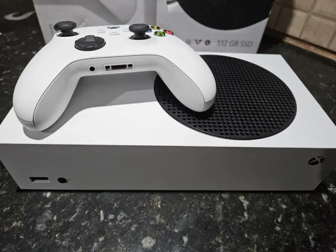 Xbox Séries S (Pouco usado)