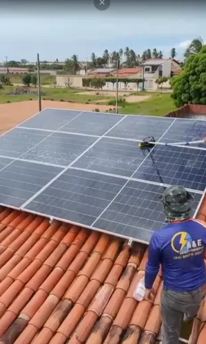 MONTADOR DE SISTEMA FOTOVOLTAICO