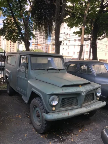 Ford F-75 4X2 2.6 V12 1971