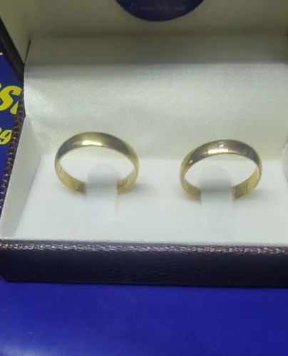 Alianças Fosca e Lisas Opção Com 1 Pedra Diamantes Ouro 18 Kilates Noivado Casamento Peso