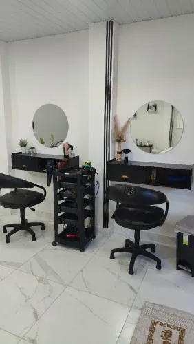 OPORTUNIDADE PARA PROFISSIONAIS DA BELEZA