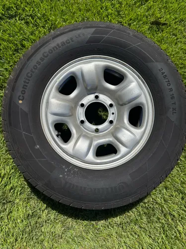 Jogo de rodas de ferro da S10 e pneus continental 245/70 r16 t xl