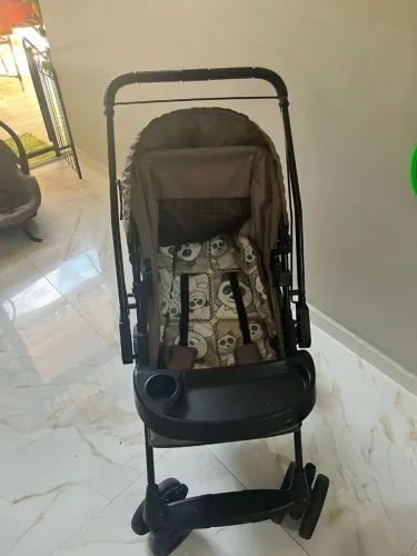 Carrinho de bebe+ bebe conforto 