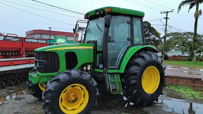 Trator John Deere 6415