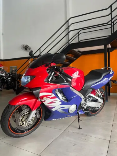 Moto Honda CBR 600f 1999.