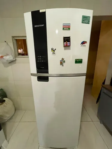Geladeira brastemp 385 litros - sem marcas de uso.