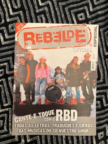 REVISTA OFICIAL REBELDE LETRAS E CIFRAS NUESTRO AMOR - RBD