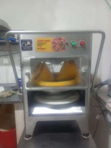 Vendo abridora de massa de pizza