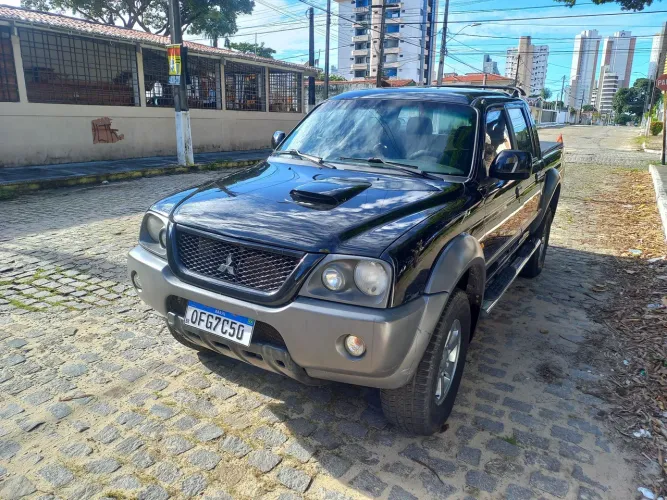 Mitsubishi L200 Outdoor HPE 2.5 4X4 CD T.dies. Mec. 2012
