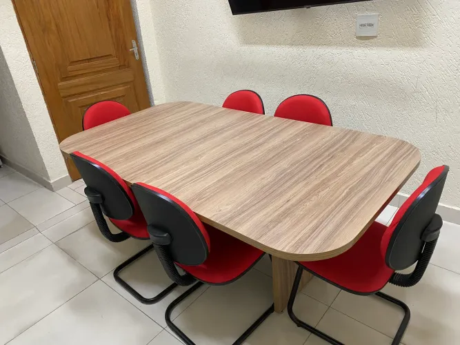 Mesa com 6 cadeiras