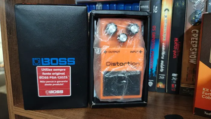 Pedal Boss DS-1 novo com caixa e manuais