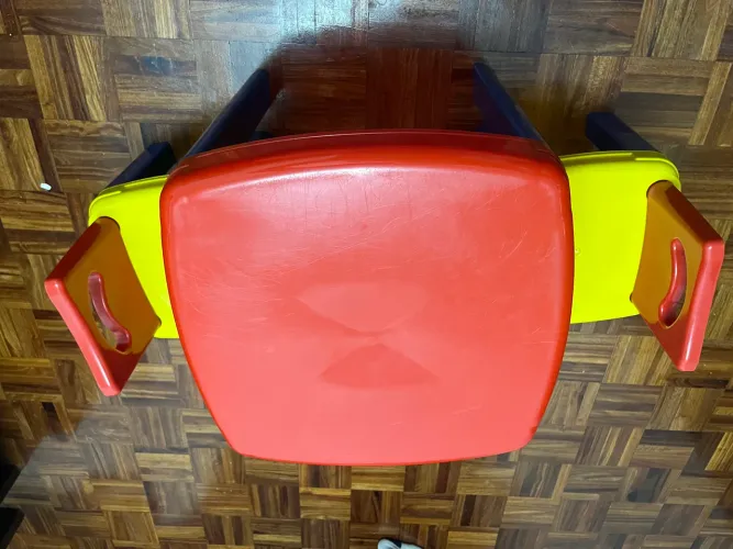 Mesinha infantil 2 cadeiras 