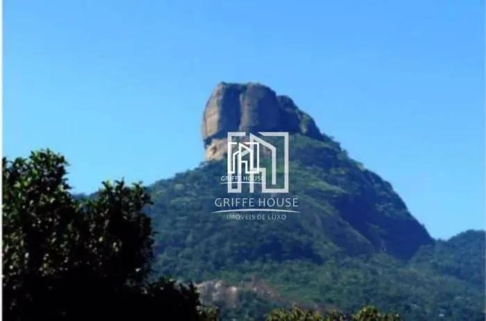 TERRENO COM 3700 m² À VENDA EM CONDOMÍNIO FECHADO NO ITANHANGÁ, COM VISTA PARA A PEDRA DA 