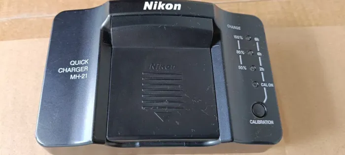 Carregador Nikon MH-21