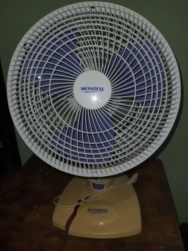 Ventilador Funcionando, mas a Base Necessita de Reparo