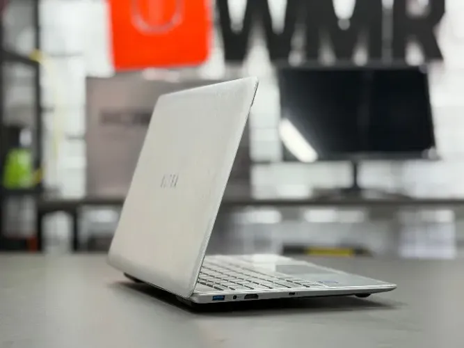 Notebook Ultra Slim i3-7ª | SSD 120GB | Compacto e Rápido