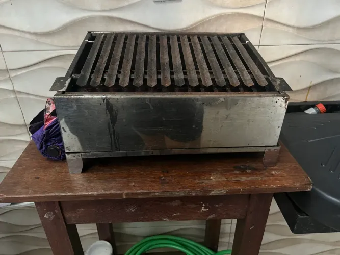 Churrasqueira parrilha de mesa 