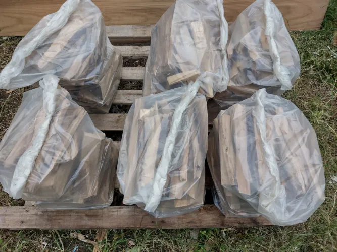 Lenha para churrasco, lareiras e fogão