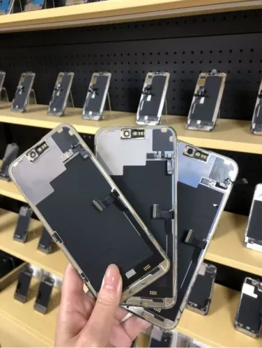 Tela iPhone 14 original retirada