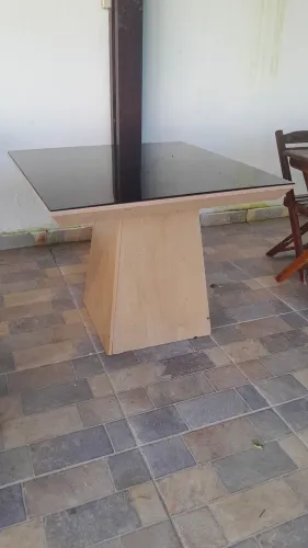 Vendo mesa com tampo de vidro