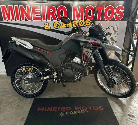 XTZ 250 LANDER CONNECTED