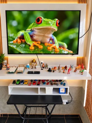 Smart TV 43 - Imagem Linda, Ótimo Estado e Pronta para Usar!