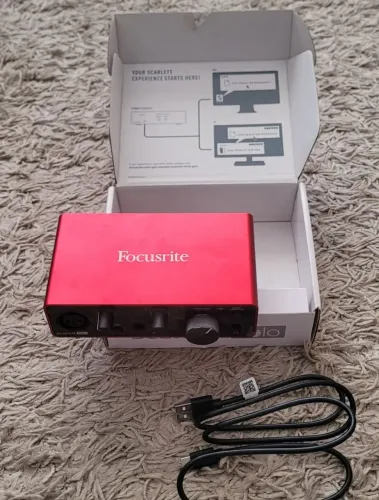 Interface Focusrite Scarlet Solo 3°Geração (zerada)