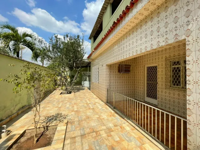 Vendo casa linear no alto da Posse Nova Iguaçu com piscina em 235 m2