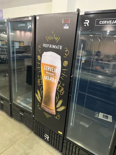 Cervejeira- 570 litros - Porta sólida - Nova