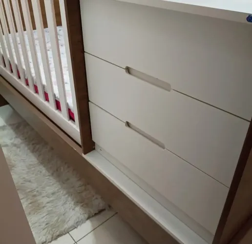 Berço que vira cama + cama auxiliar