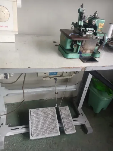 Máquina de costura overloque