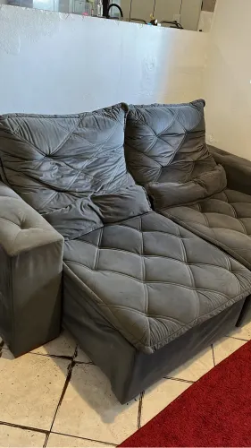 Sofá retrátil reciclável