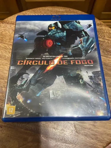Círculo de fogo - Blu Ray - Excelente Estado