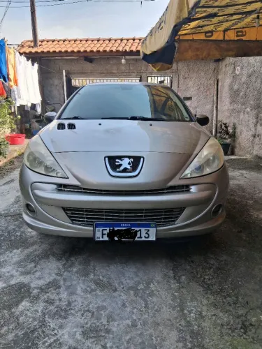 Peugeot 207 Sed. Passion XR Sport 1.4 Flex 8V 4P 2013